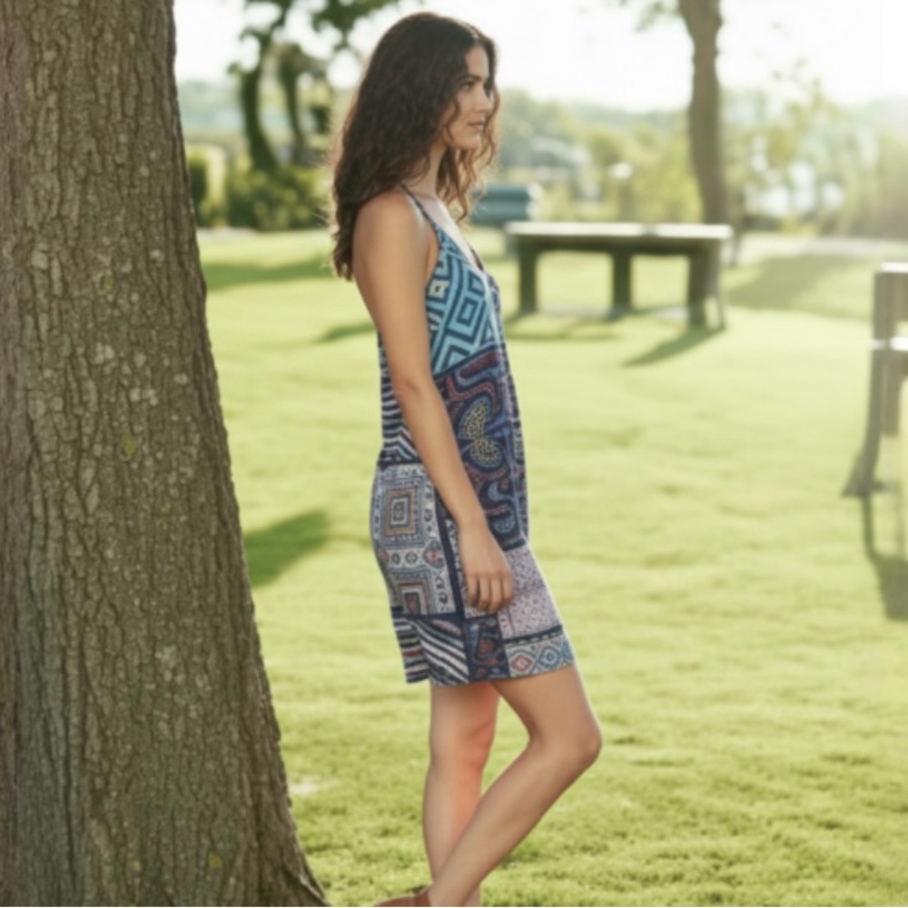 Darian Abstract Shift Dress - Picture 2 of 6